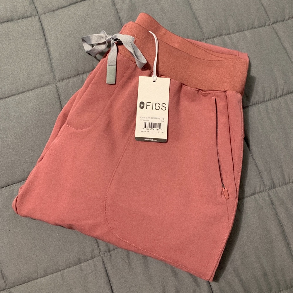 Figs Women's Scrub Pants in Dusty Pink